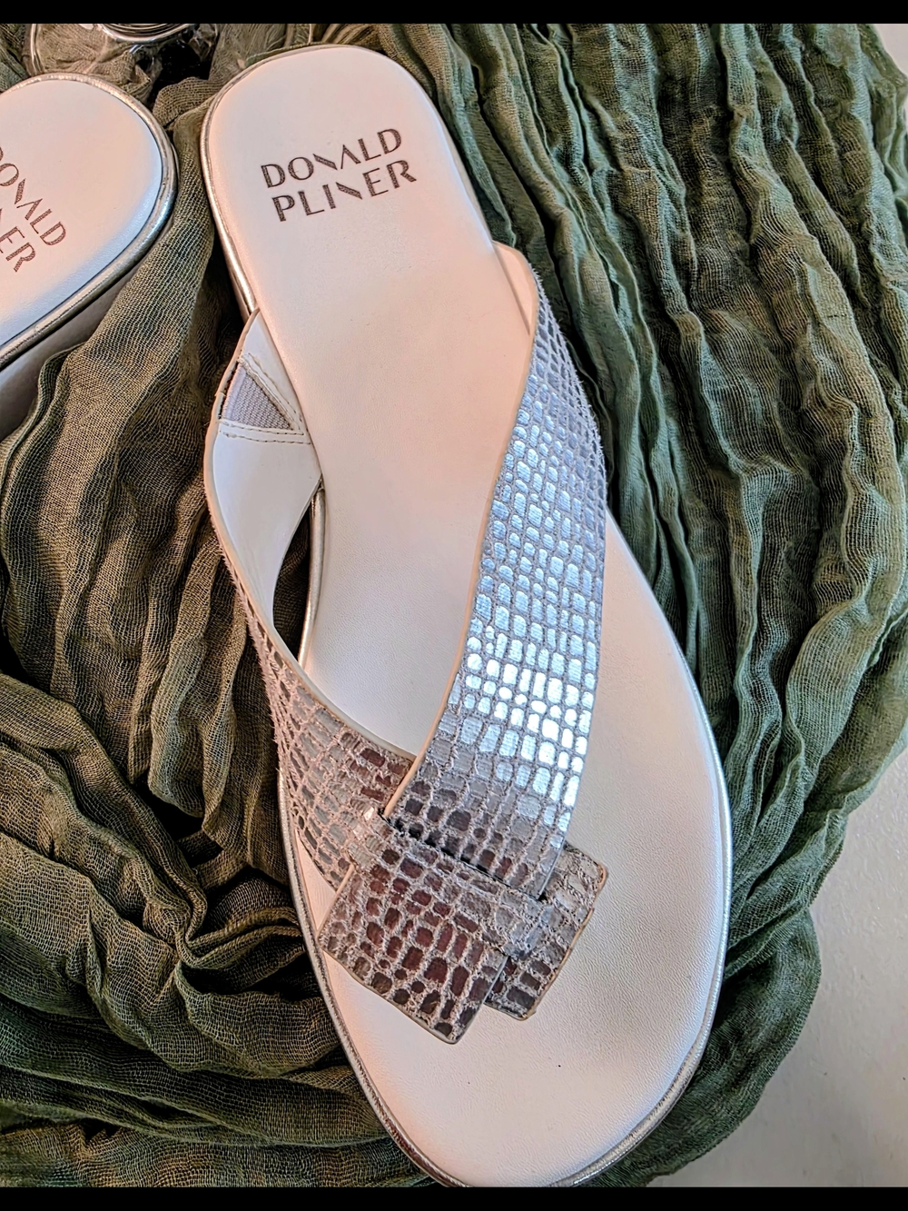 Donald J. Pliner Silver Textured Platform Thong Sandals - Picture 2 of 4